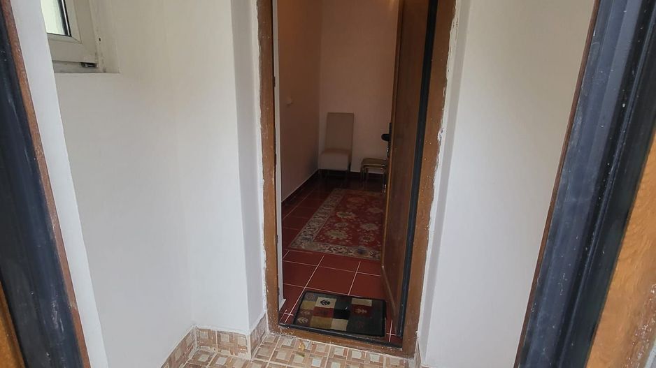Casa mica, tip studio, centrala si curte proprie, 700 m distanta metrou Iancului - Poză 4