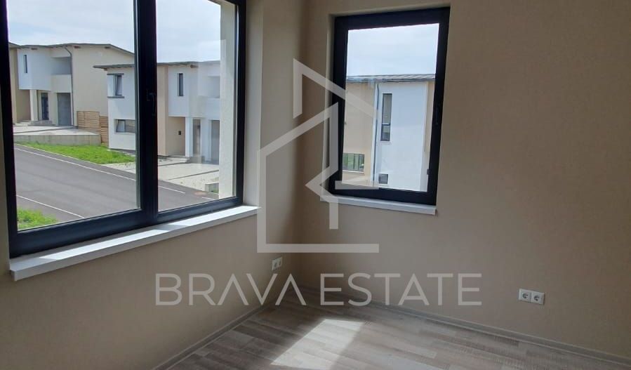 Casa individuală, 139mp,2 niveluri,balcon, parcare, semifinisata, Dezmir - Poză 10