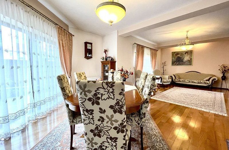 Design clasic, pozitie centrală - casă  în Dumbrăvita - Poză 7