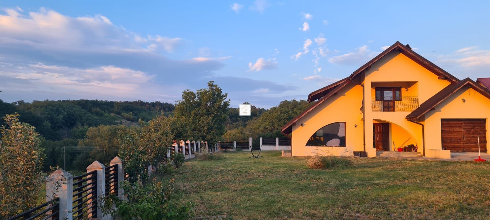 Refugiu la munte - casă cu 3070 mp teren și vedere spre Vârful Rânca - Poză 3