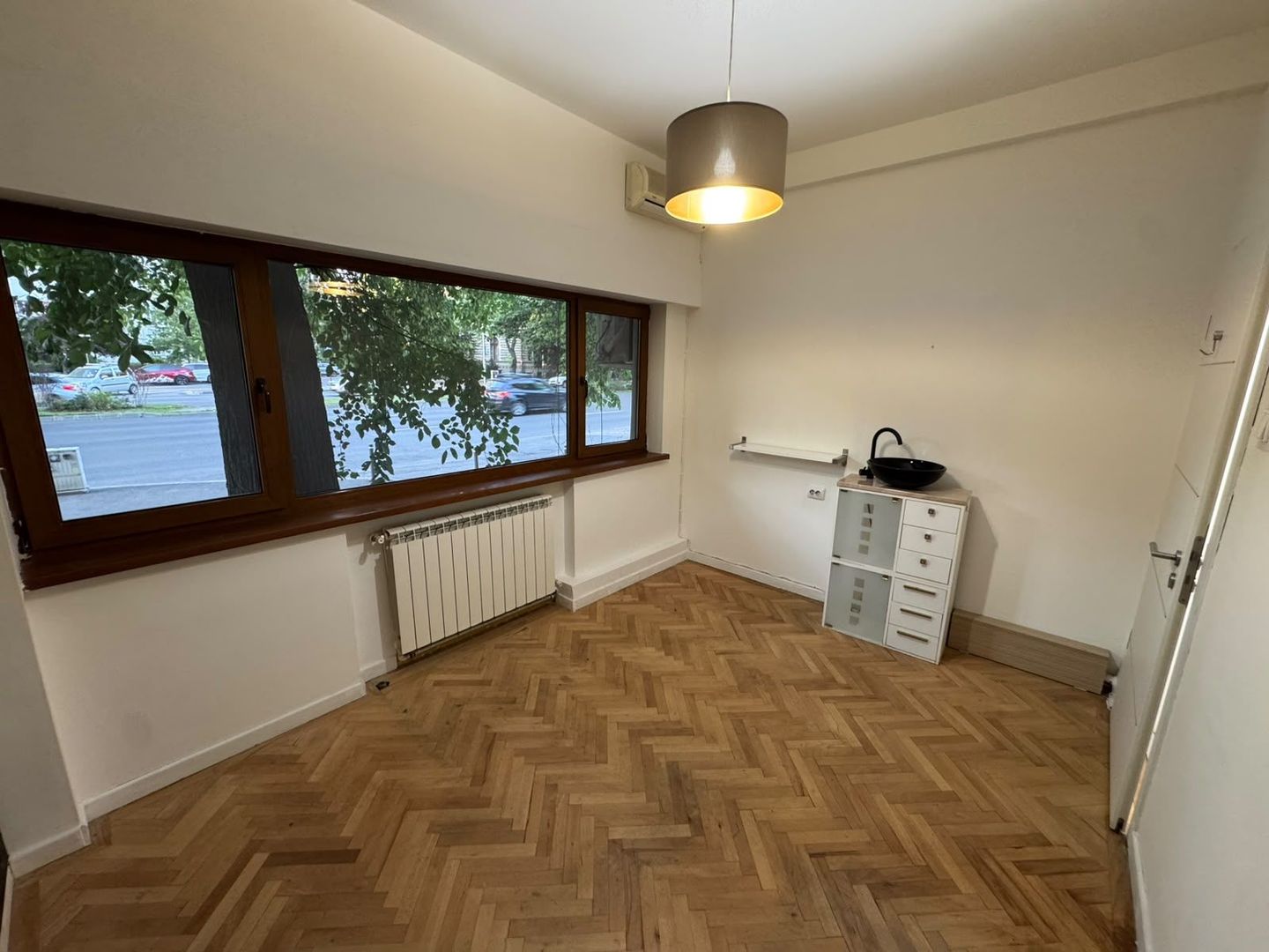 Apartament Victoriei, 79 mp, Parter - Potrivit Locuință sau Spațiu Comercial v19 - Poză 9