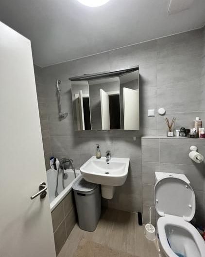 Hercesa Vivenda | 3 Camere Decomandat | Totul Inclus: Parcare & Boxă - Poză 9