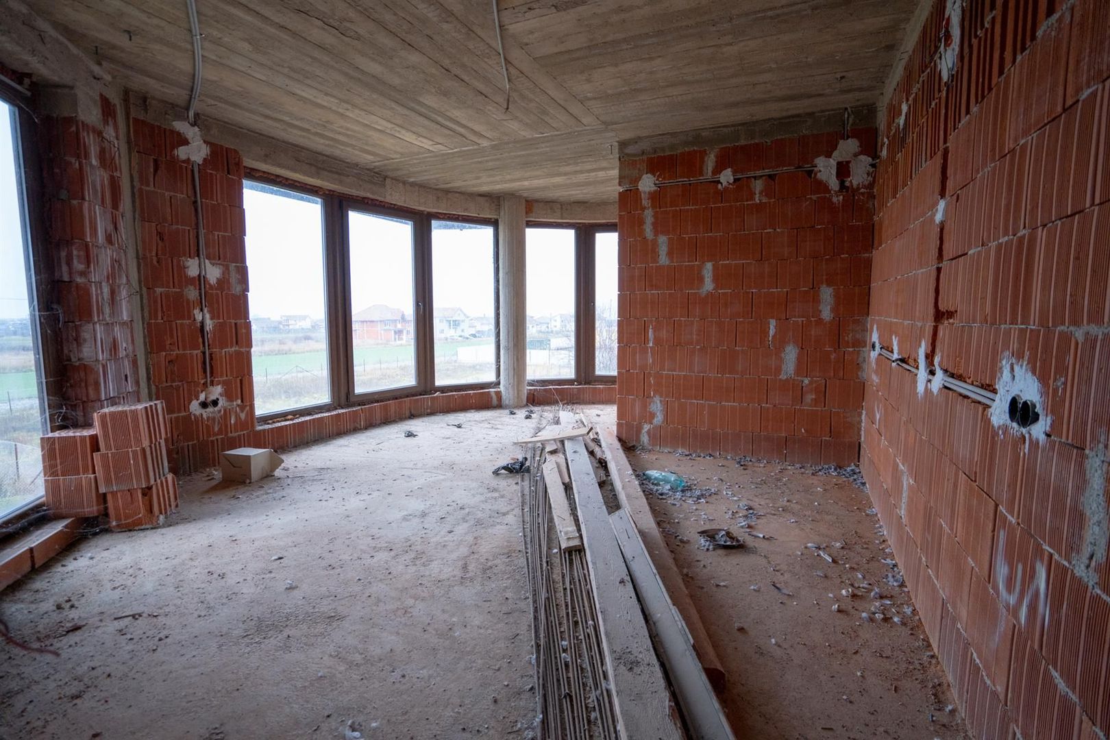 Casa de vanzare 7 camere P+E Sanmartin sat.Rontau - Poză 4