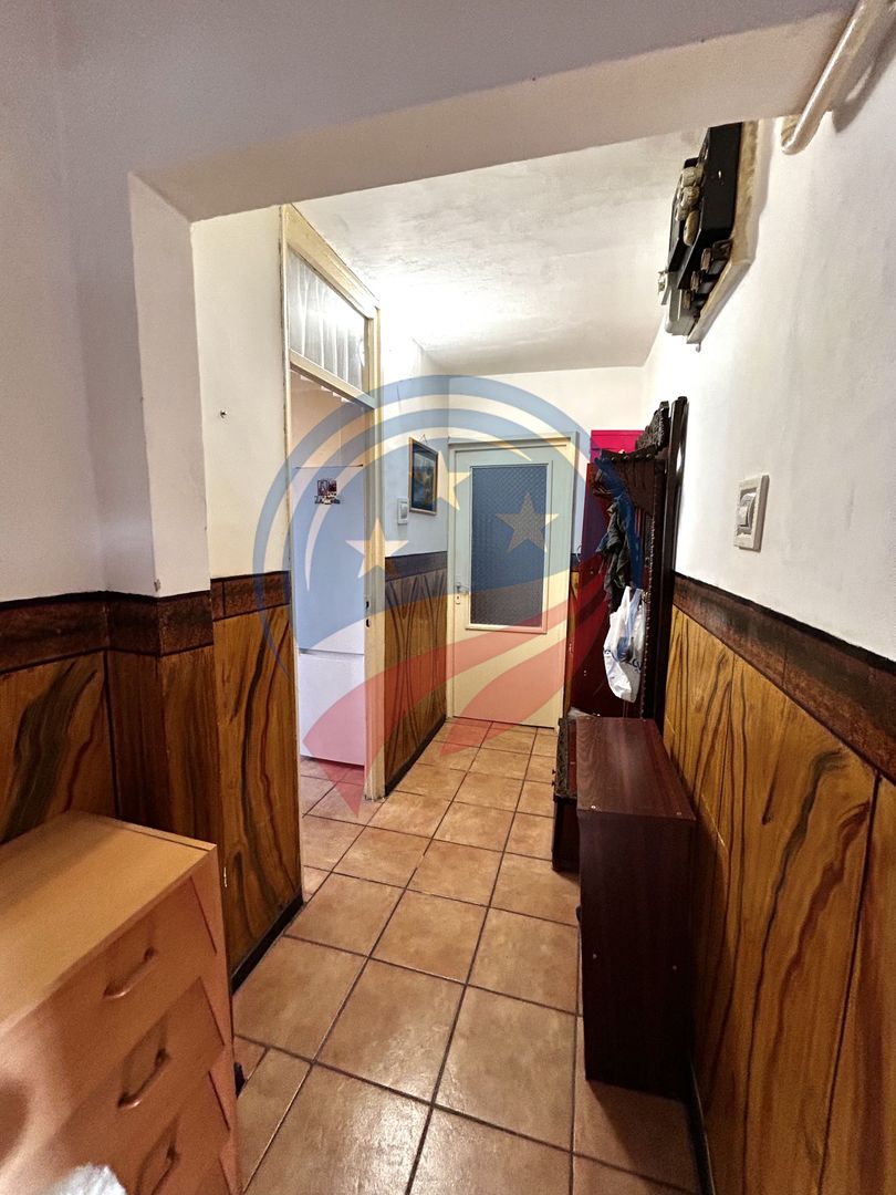 APARTAMENT SEMIDECOMANDAT - ETAJUL 1 - Poză 1