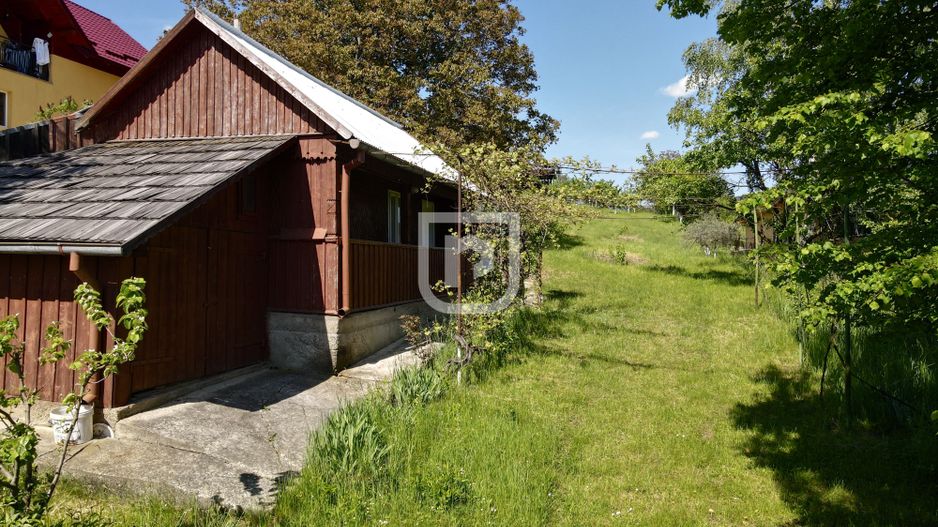 Casa bătrânească cu foișor și teren - Poză 2