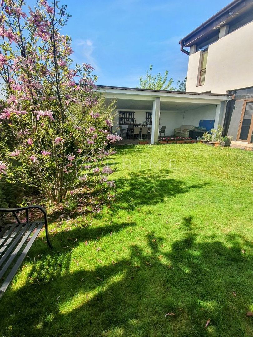 Vilă cu design și dotări deosebite de vânzare - Poză 10