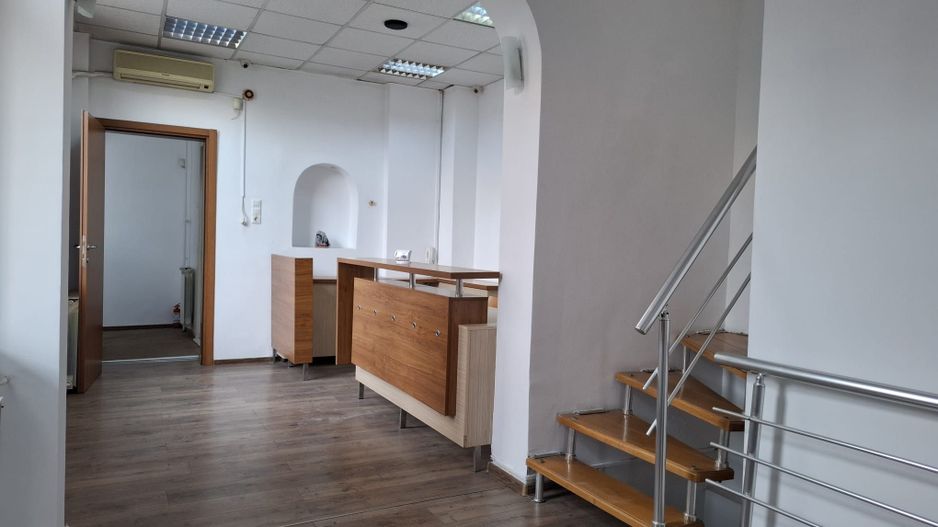 URGENT!, libera, rezidential/birou/comercial, 2 intrari, NEGOCIABIL - Poză 1