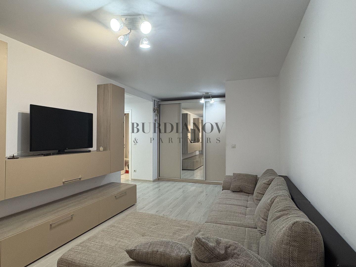 Apartament cu 3 camere de vânzare - Palladium Residence 1 - Titan - Poză 2