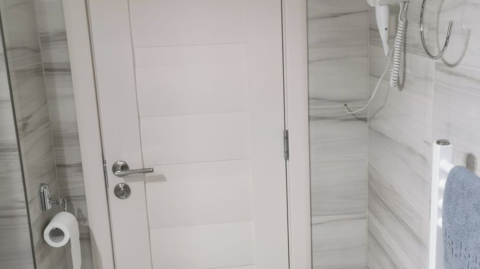 Ag EUROPA vinde ap 2 cam. RENOVAT 54mp etajul 2 în Micro 16. - Poză 10