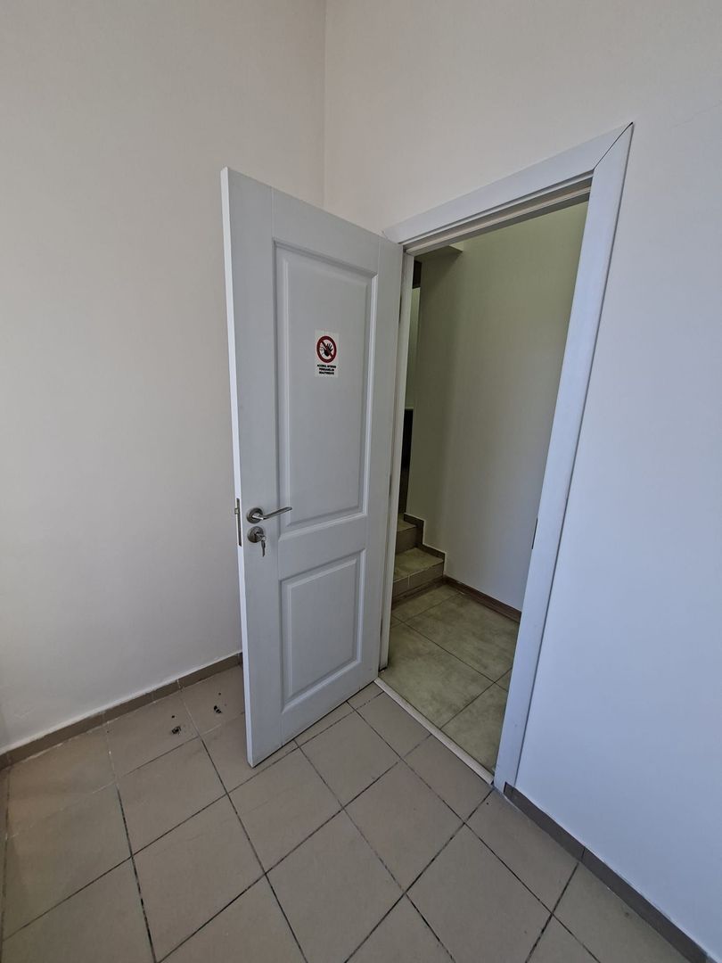 Spațiu pretabil birourii,farmacie,etc - Poză 9