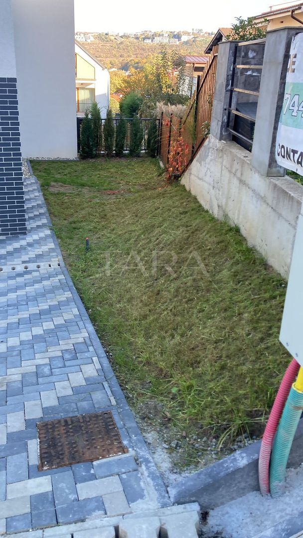 Arhitectura contemporana. Parte de duplex. Cartierul nou Câmpului. - Poză 16