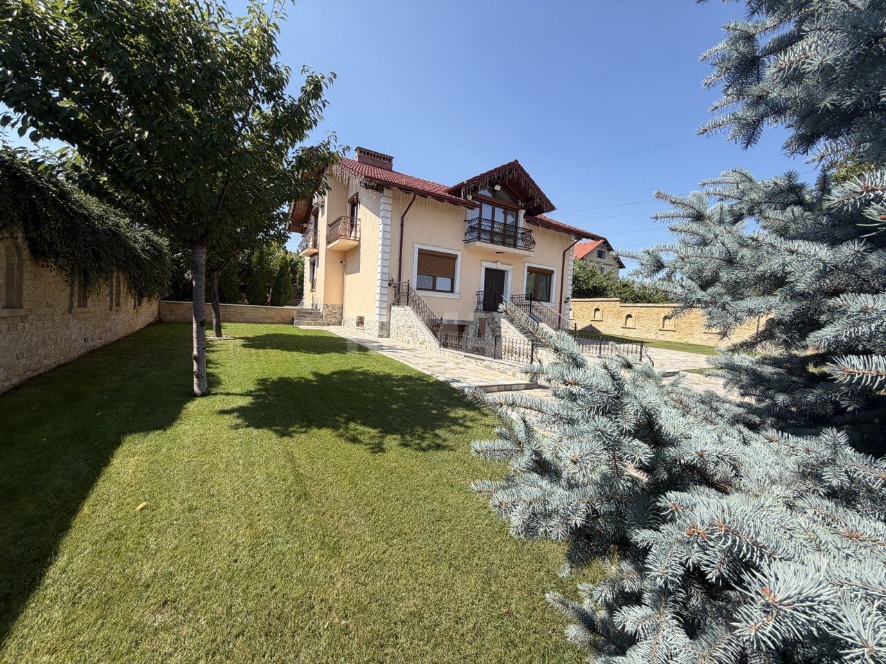 Casa de vinzare Codru, mun.Chisinau - Poză 3