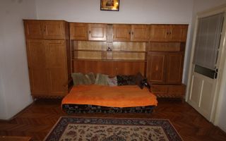 ideal pentru studenti sau o familie, cladire istorica, centrala proprie - Poză 11