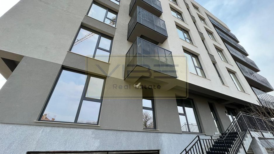 Apartament NOU 3 camere 2 bai, parcare privata zona  Copou - Poză 2