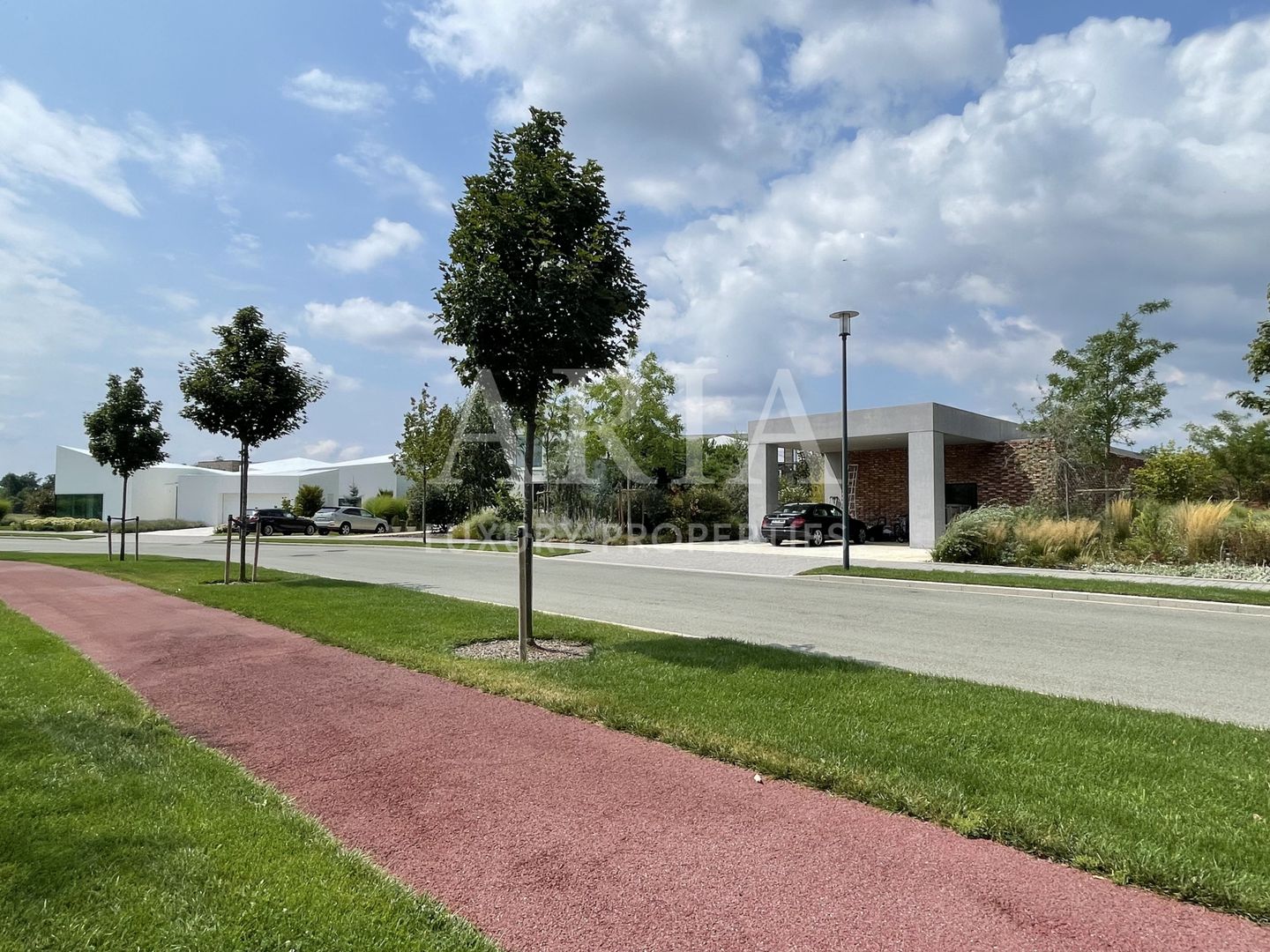 Dumbrava Vlasiei – Armonie între design, lumină și natură - Poză 10