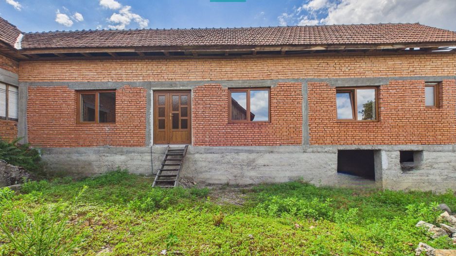 Casă semifinisată, cu 5 camere, în Bonțești Arad - Poză 8