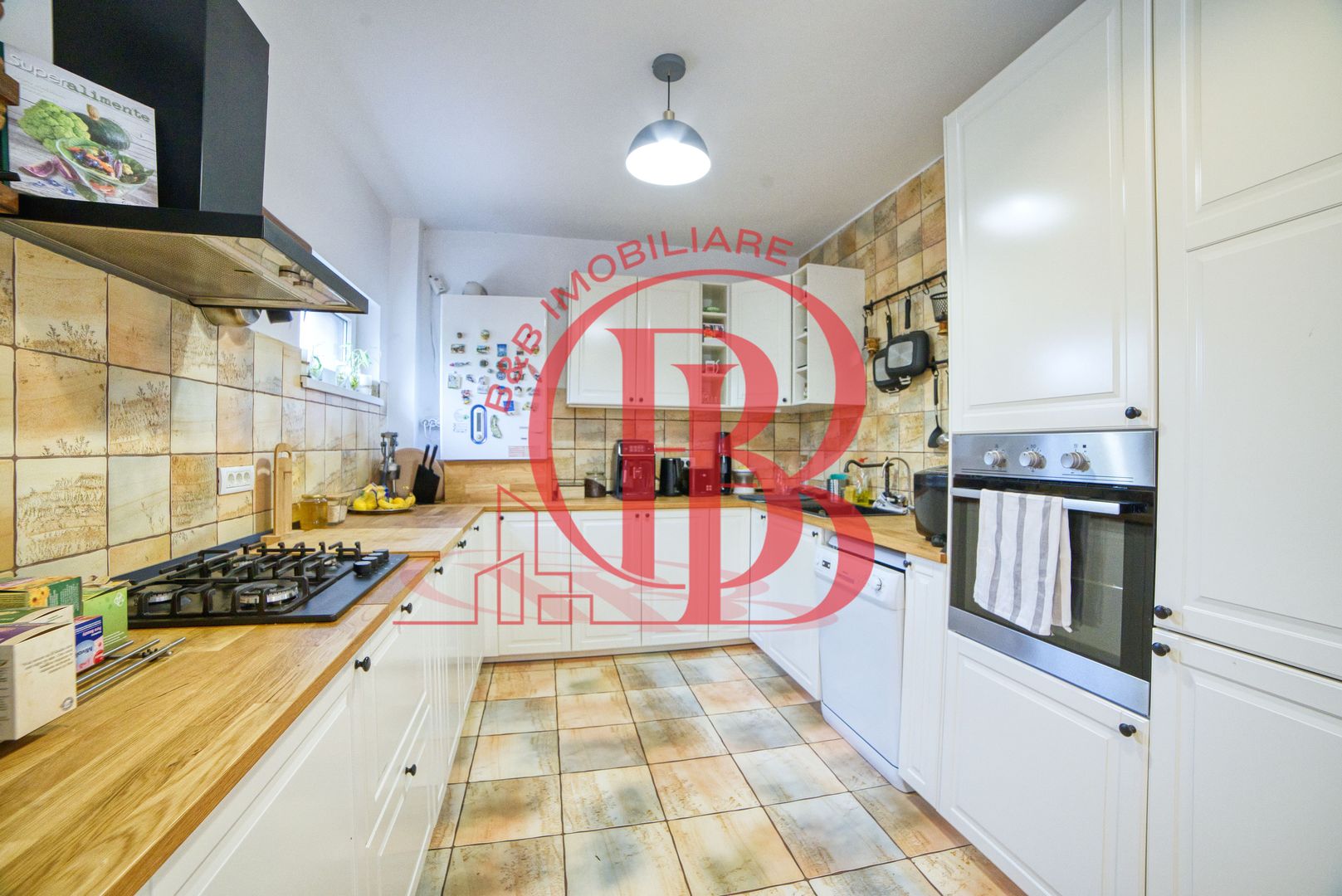 Casa complet mobilata 5 camere 3 bai curte generoasa - Poză 6