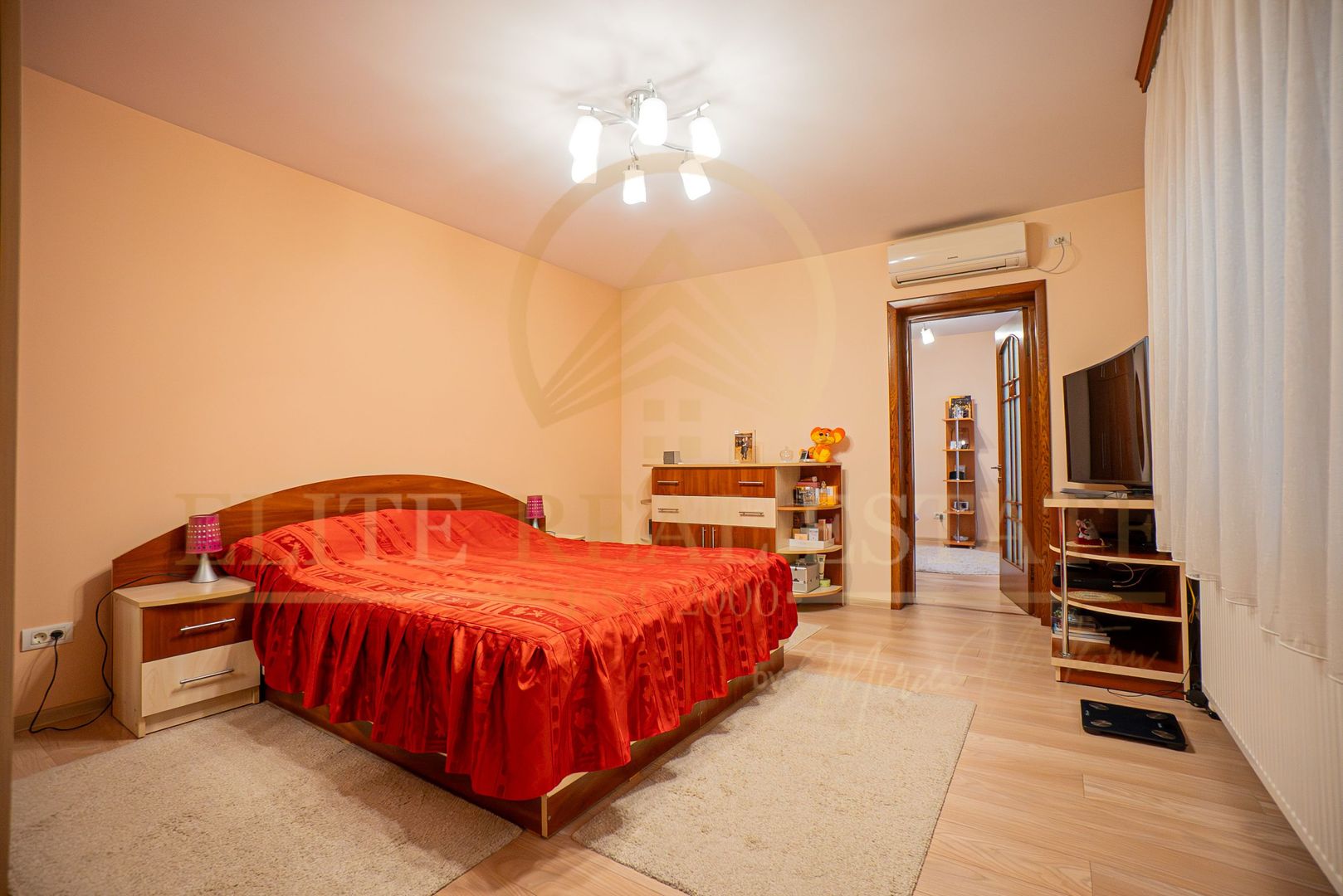 Casa P+1+M - 5 camere - Garaj - Panouri Fotovoltaice - Bratianu - Poză 14