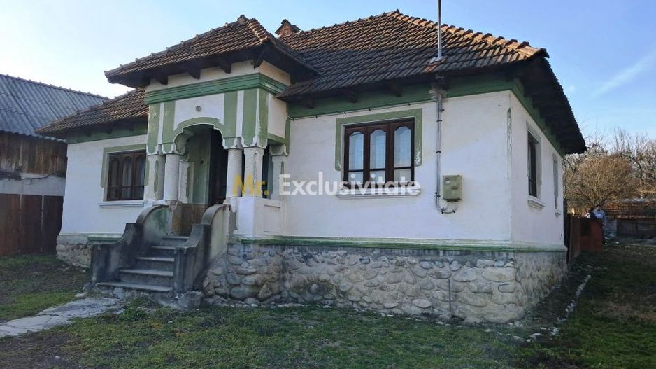 Casă și teren de vânzare Polovragi - Racovița - Poză 1