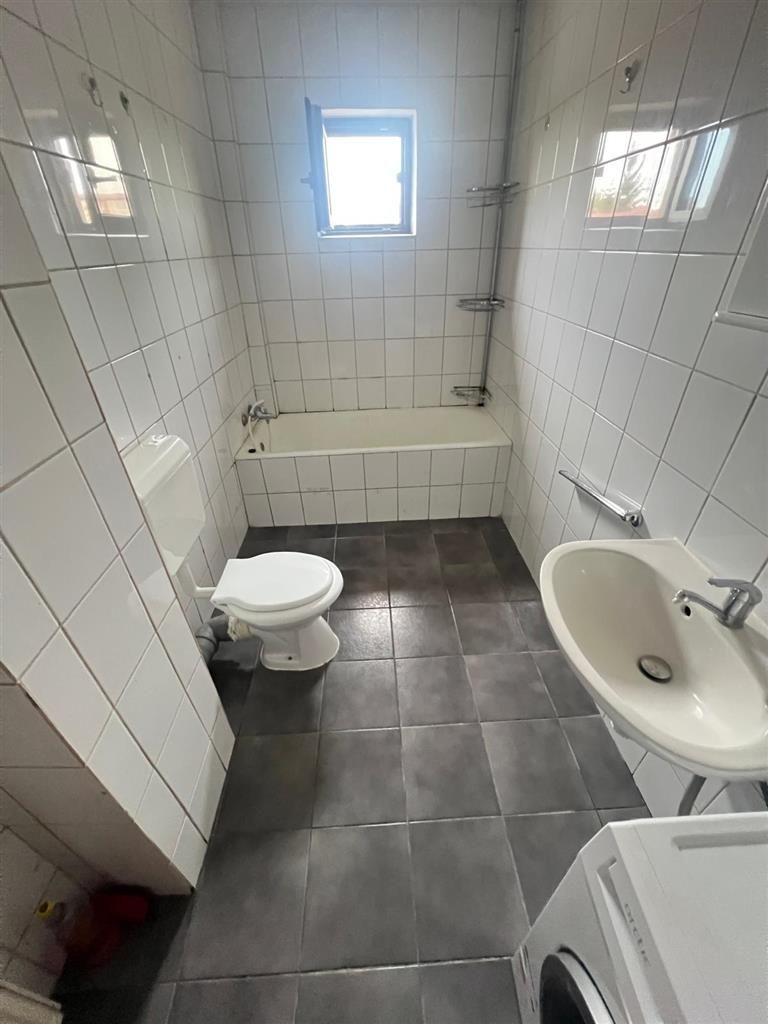 2 camere decomandat in vila Sagului -Turist centrala proprie - Poză 3