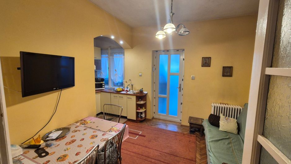 Vand casa 2 camere Moroasa - Poză 3