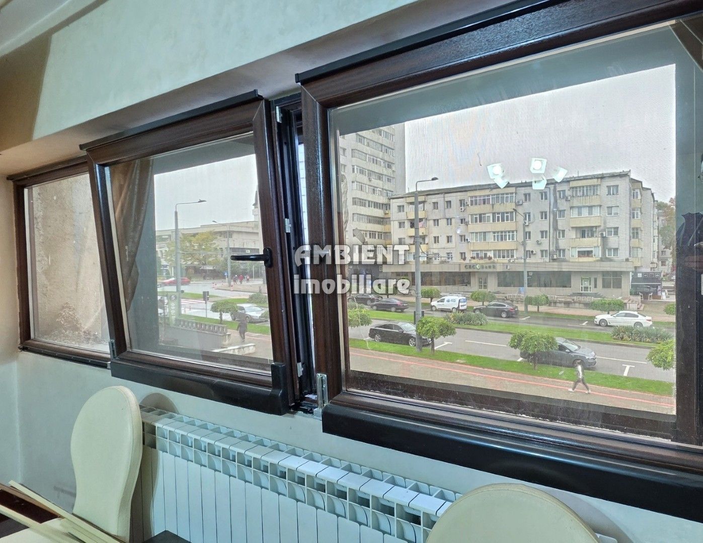 Apartament cu 3 camere transformat in 2 camere, etaj 1,  zona Ultracentral; - Poză 9