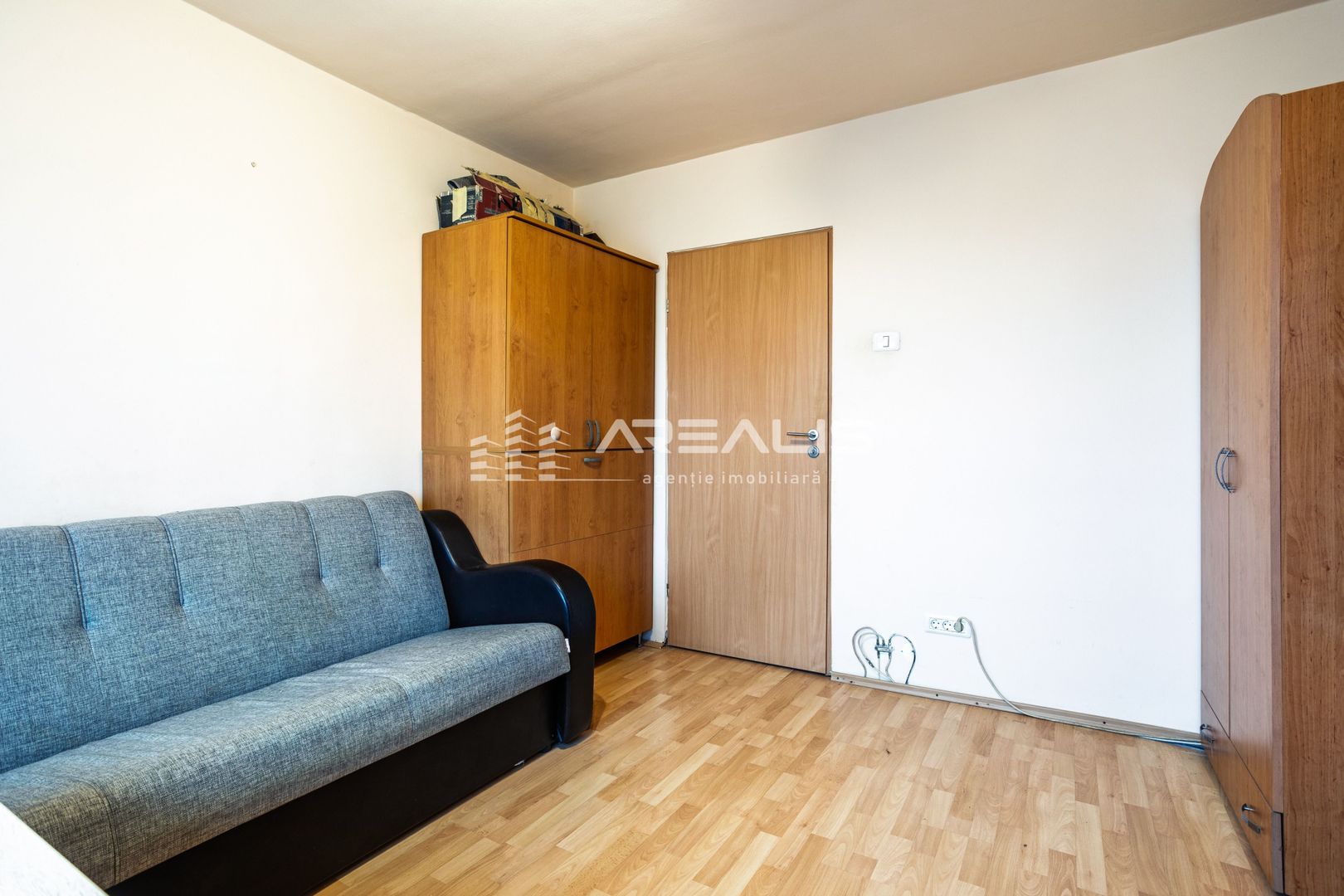 De închiriat -Apartament 3 camere, decomandat, zonă centrală - Poză 15
