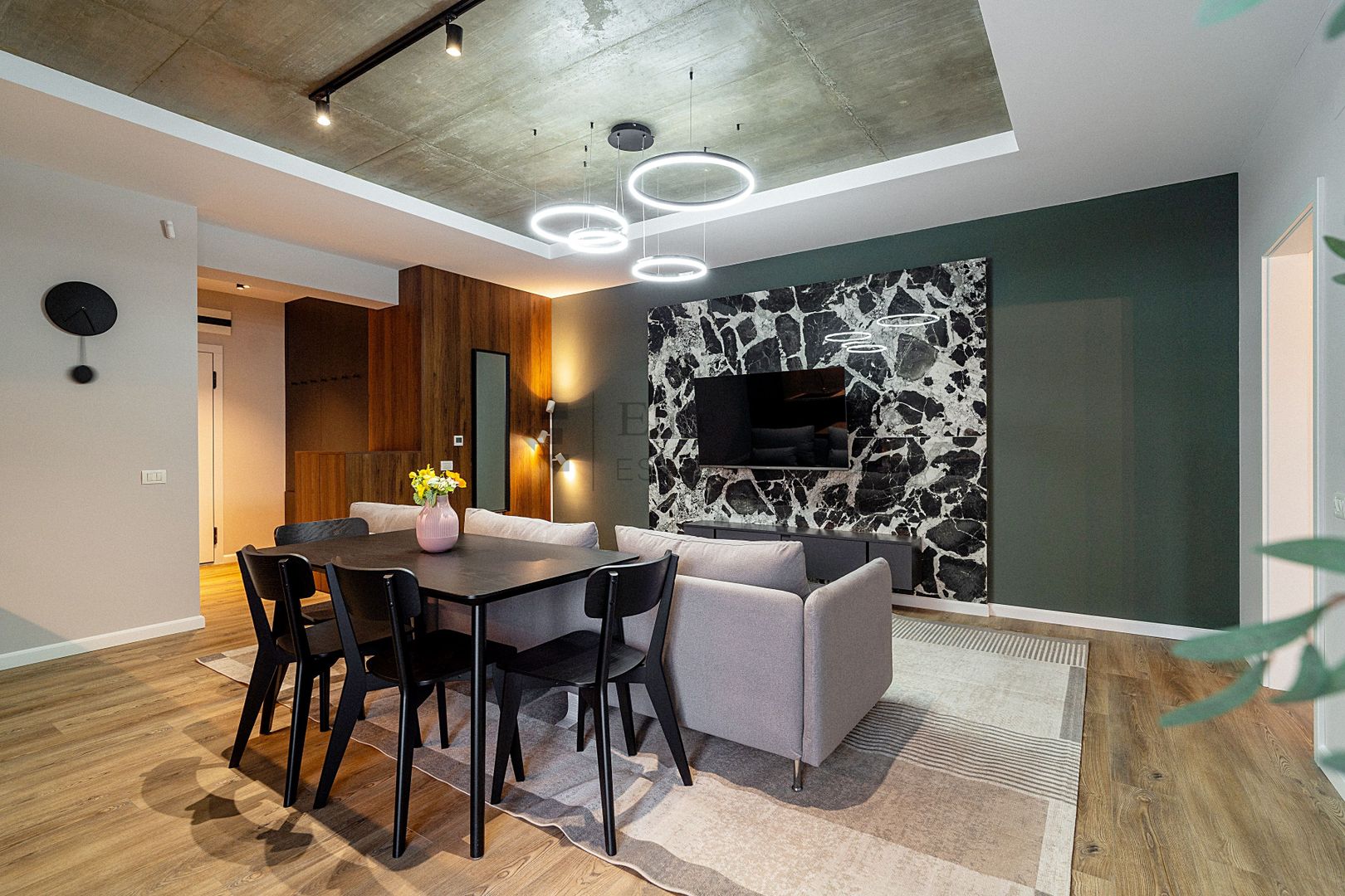 Apartament cu 2 camere de inchiriat EAS Residence Oradea - Poză 2