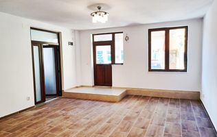 Birou, ultracentral, Oradea, 70 mp, parcare. 155 000 E. Comision 0