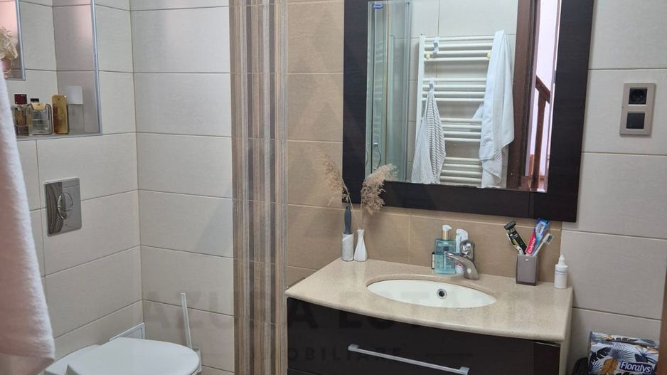 Casa moderna 4 camere 100 mp utili curte si parcare privata Cisnadie - Poză 6