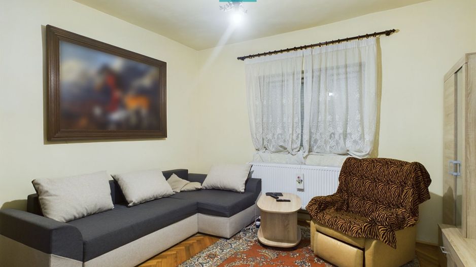 Casă cu 4 camere + anexe   în Șofronea - Poză 2