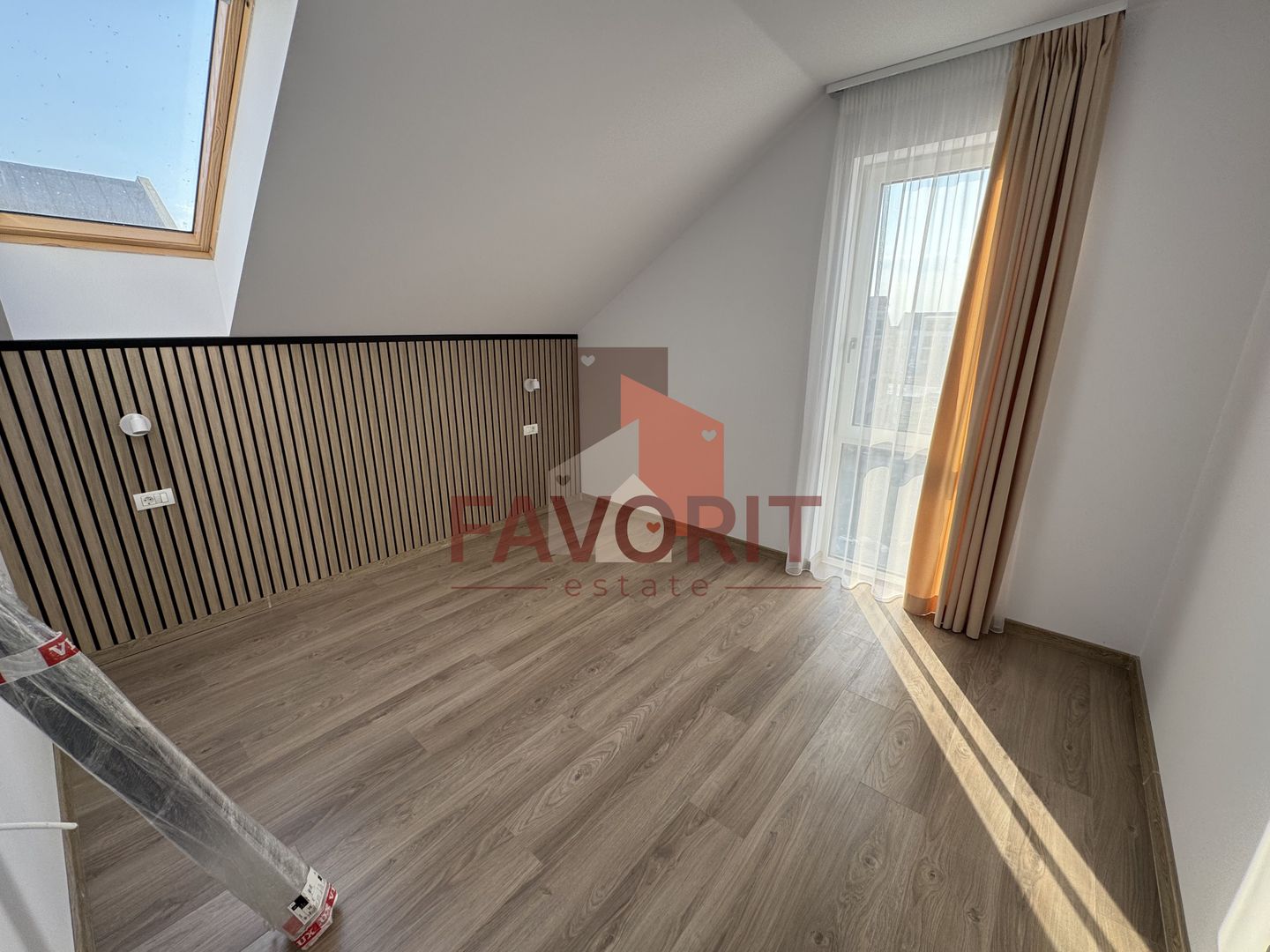 Langa mijloc de transport. 1 loc de parcare in CF. TVA 21% inclus. - Poză 9