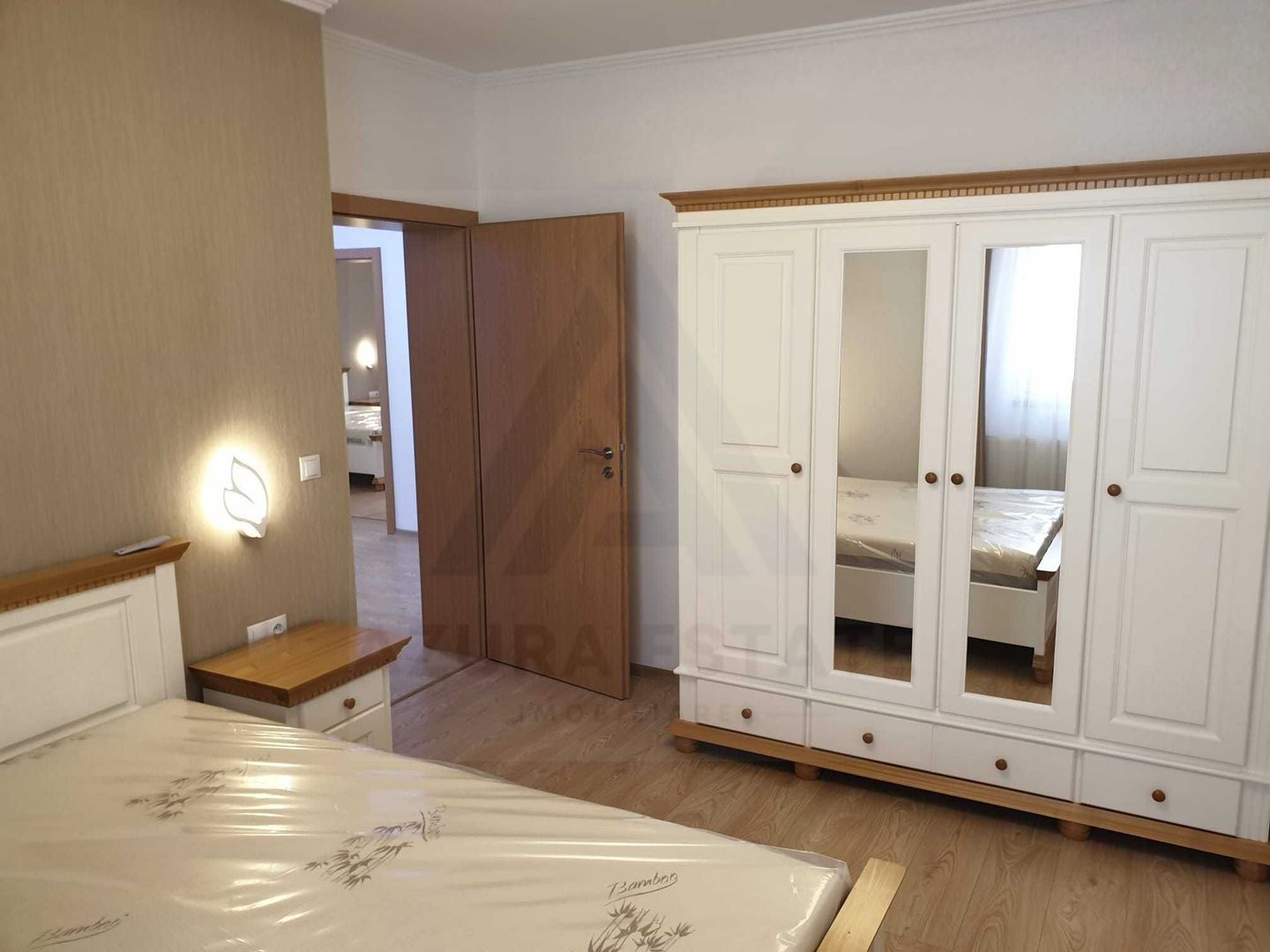 Apartament la casa 2 dormitoare terasa si curte proprie Sub Arini - Poză 7