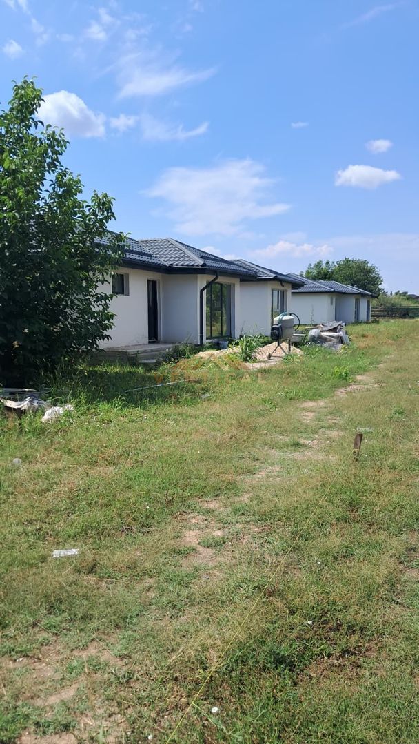 Casă individuală de vânzare – Confort, eficiență și curte proprie - Poză 5