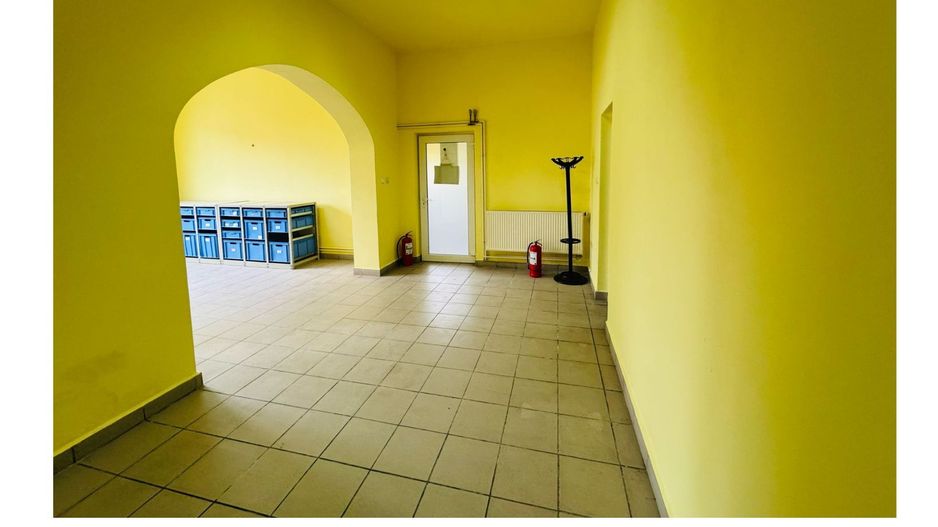 De inchiriat cladire comerciala potential P+M Gradiste Arad - Poză 5