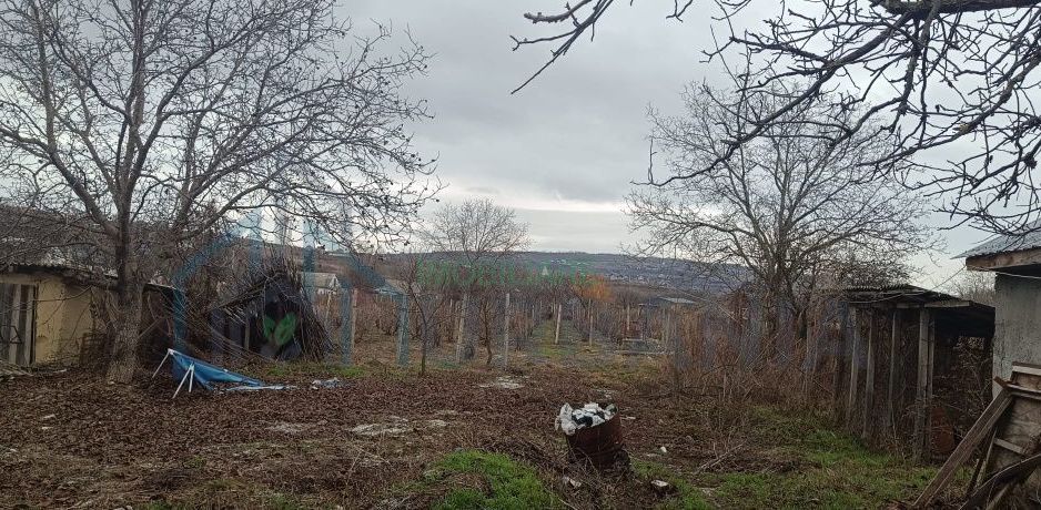 Casă bătrânească și teren in Tomești - Poză 4