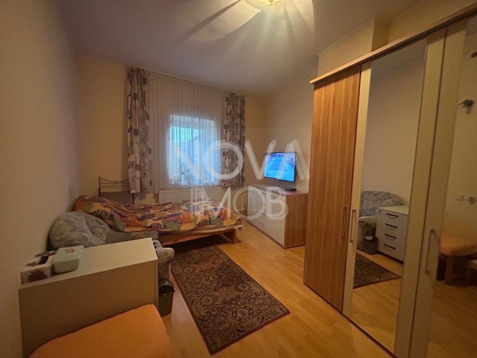 Casa de vanzare 200 mp cu spatiu comercial la parter, strada Lunga - Poză 11