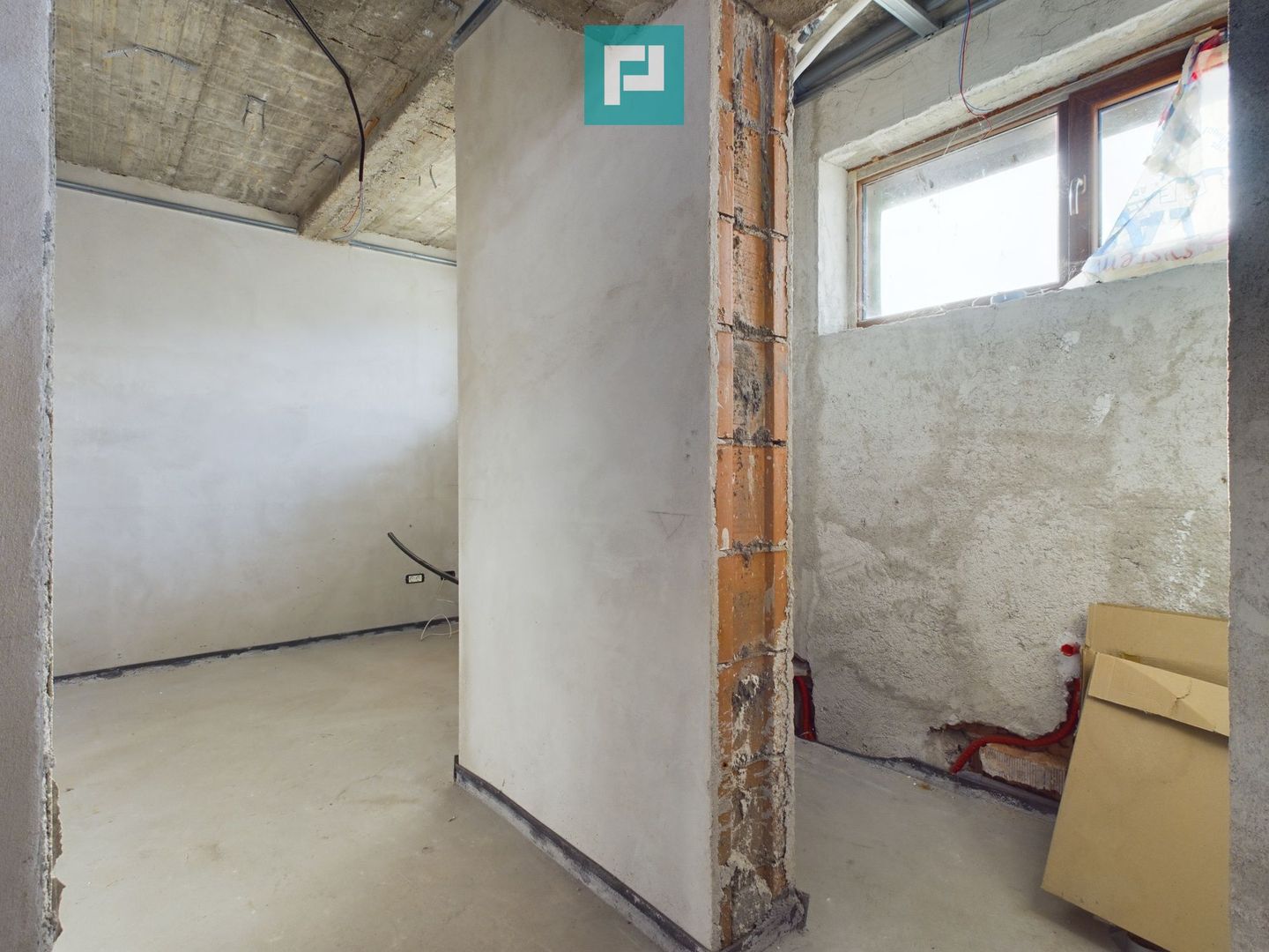 Vilă la gri în Via Carmina - Poză 7