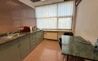 De vanzare  CLĂDIRE PREMIUM DE BIROURI ȘI SERVICII  pret negociabil - Poză 15