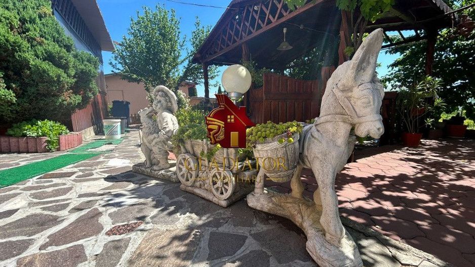 Vila impresionanta Husi + 2835 mp teren, P+1+M, constructie deosebita - Poză 20