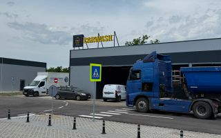 Laufer Drive-In Mall – Oportunitate Premium în Otopeni - Poză 2