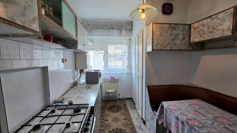 De vânzare apartament 4 camere Careiului Satu Mare - Poză 2