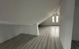 Casă de vânzare în Comuna Băbeni - Poză 17