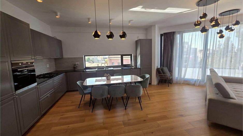 Penthouse 4 camere LUX, vedere parc Cazzavillan, 2 locuri parcare - Poză 2