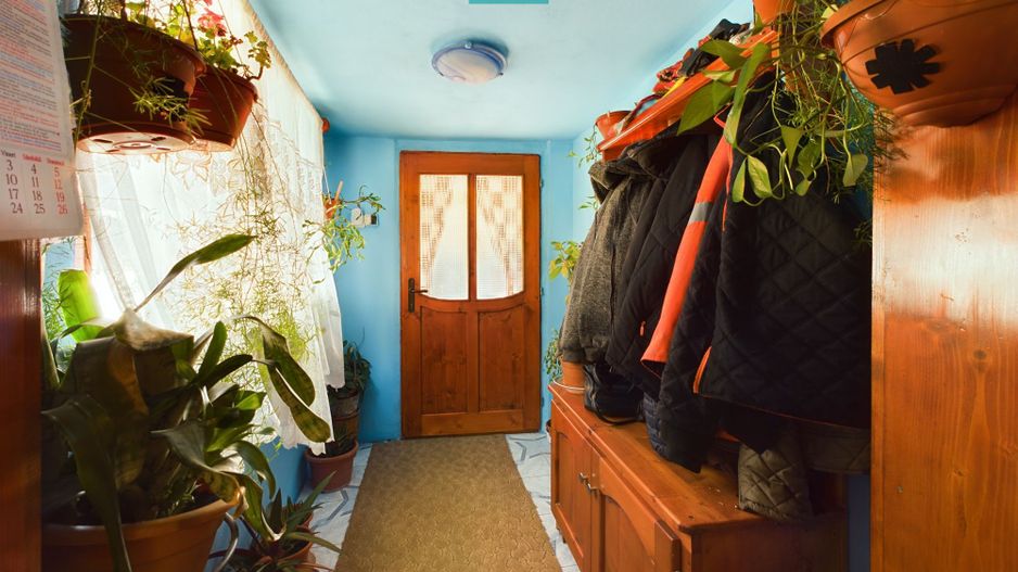 Casă cu front stradal generos - Poză 10