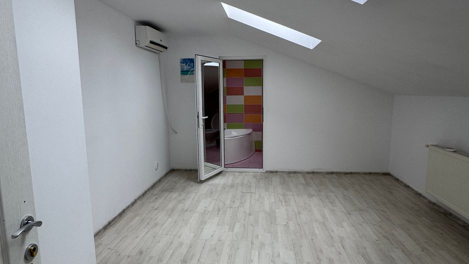 Vila ideala pentru 1-2 firme, gradinita, cresa sau 2 familii - Poză 9