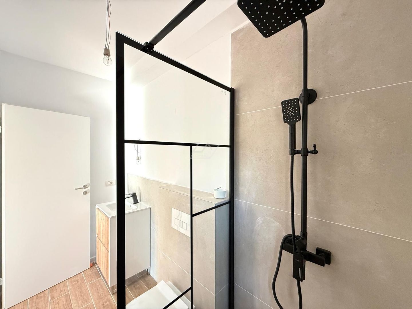 Drumul Boilor - noul Lidl. Drum pavat. Toate utilitatile. 3 camere, 2 bai. - Poză 8