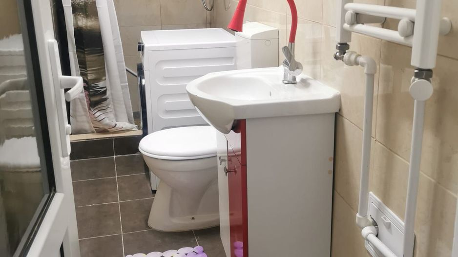 Casă cu 4 camere și curte generoasă în cartierul Coiciu - Poză 6