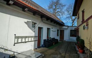 Corp de casa 4 camere zona Nicopole,curte comuna cu 1 familie.