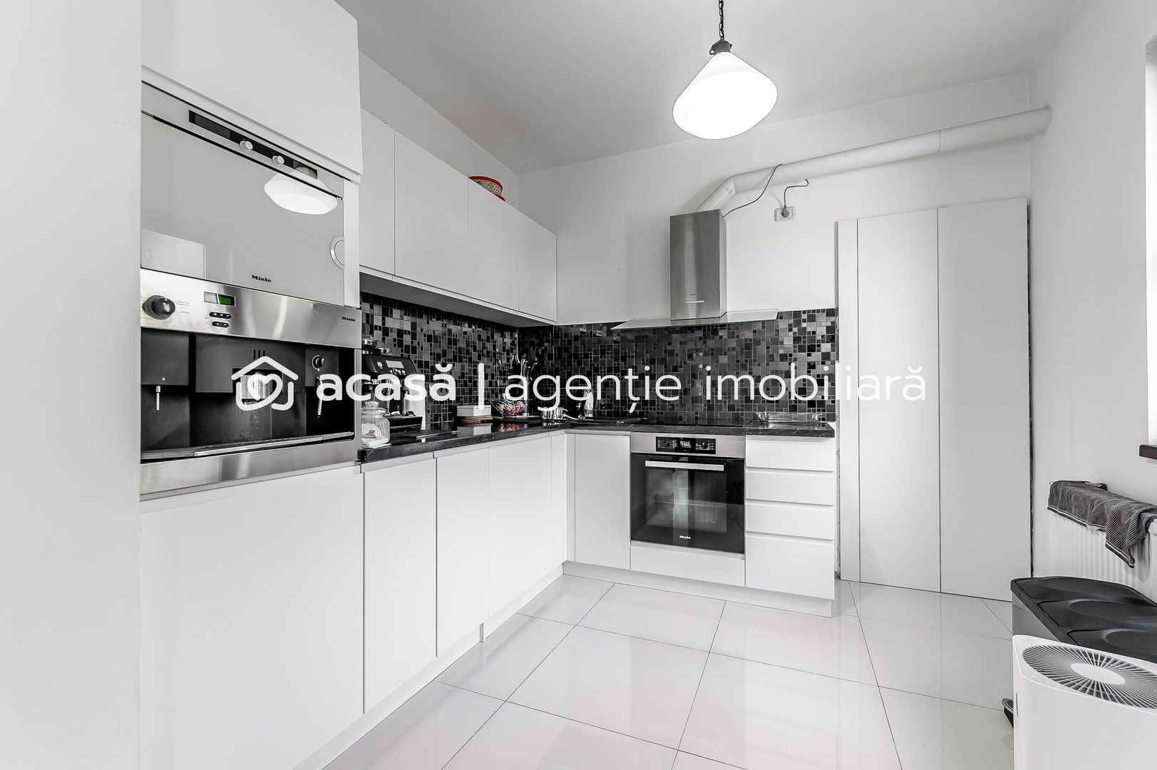 Vilă nouă independentă energetic și 1117 mp teren - Poză 4